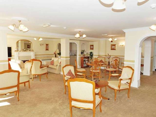  Image of 1 bedroom Retirement Property for sale in Penfold Road Broadwater Worthing BN14 at 75 Penfold Road  Worthing, BN14 8PE
