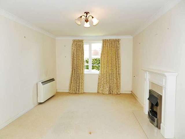  Image of 1 bedroom Retirement Property for sale in Penfold Road Broadwater Worthing BN14 at 75 Penfold Road  Worthing, BN14 8PE