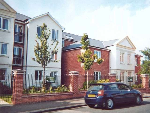  Image of 1 bedroom Retirement Property for sale in Penfold Road Broadwater Worthing BN14 at 75 Penfold Road  Worthing, BN14 8PE