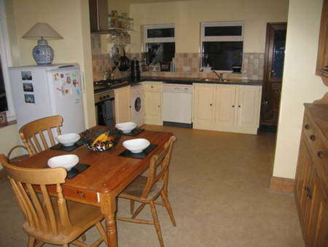  Image of 4 bedroom Detached house to rent in Hill View Henleaze Bristol BS9 at Henleaze Bristol BS9 4PY Bristol, BS9 4PY