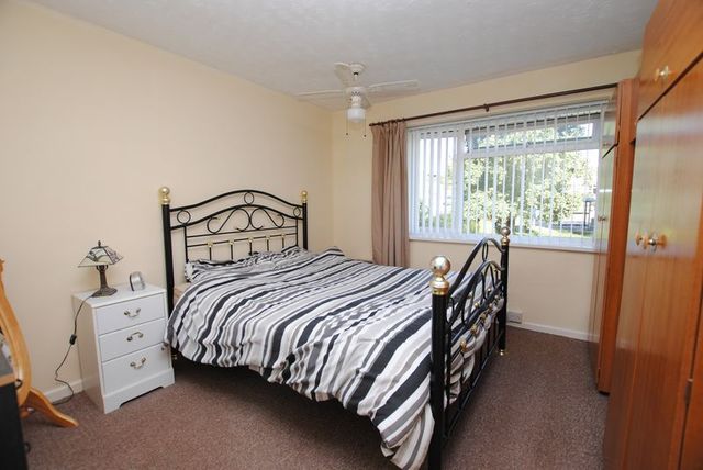  Image of 4 bedroom Terraced house for sale in Hinkler Road Southampton SO19 at Hinkler Road  Southampton, SO19 6FT