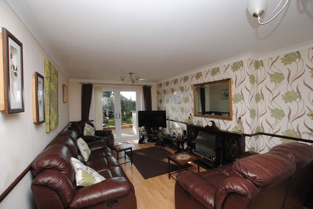  Image of 4 bedroom Terraced house for sale in Hinkler Road Southampton SO19 at Hinkler Road  Southampton, SO19 6FT