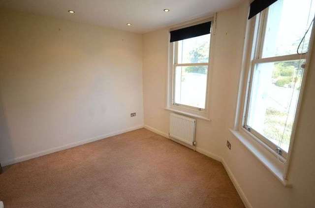  Image of 2 bedroom Flat to rent in Hinton Road Bournemouth BH1 at 30 Hinton Road  Bournemouth, BH1 2AJ