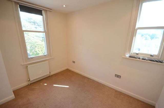  Image of 2 bedroom Flat to rent in Hinton Road Bournemouth BH1 at 30 Hinton Road  Bournemouth, BH1 2AJ