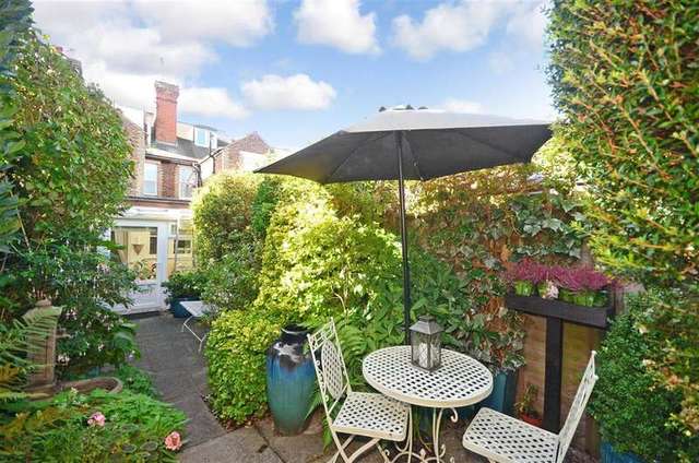  Image of 4 bedroom Town House for sale in Holland Road Maidstone ME14 at Maidstone Kent Maidstone, ME14 1UN