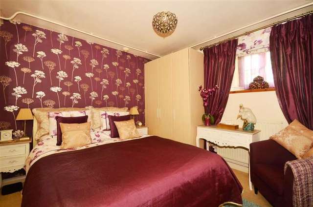  Image of 4 bedroom Town House for sale in Holland Road Maidstone ME14 at Maidstone Kent Maidstone, ME14 1UN