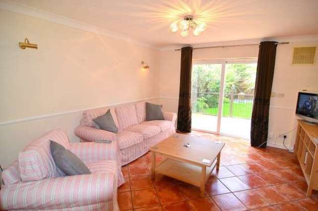  Image of 1 bedroom House Share to rent in Hood Road Southampton SO18 at Hood Road  Southampton, SO18 5PB