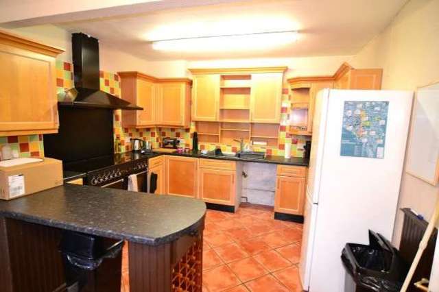  Image of 1 bedroom House Share to rent in Hood Road Southampton SO18 at Hood Road  Southampton, SO18 5PB