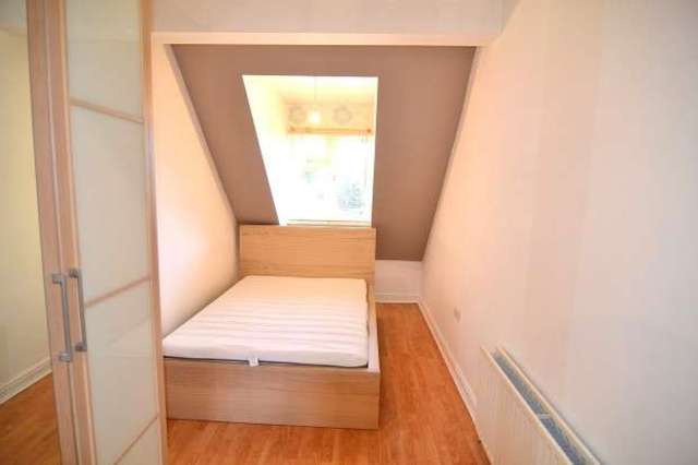  Image of 1 bedroom House Share to rent in Hood Road Southampton SO18 at Hood Road  Southampton, SO18 5PB