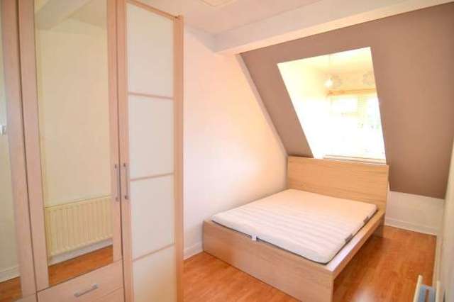 Image of 1 bedroom House Share to rent in Hood Road Southampton SO18 at Hood Road  Southampton, SO18 5PB