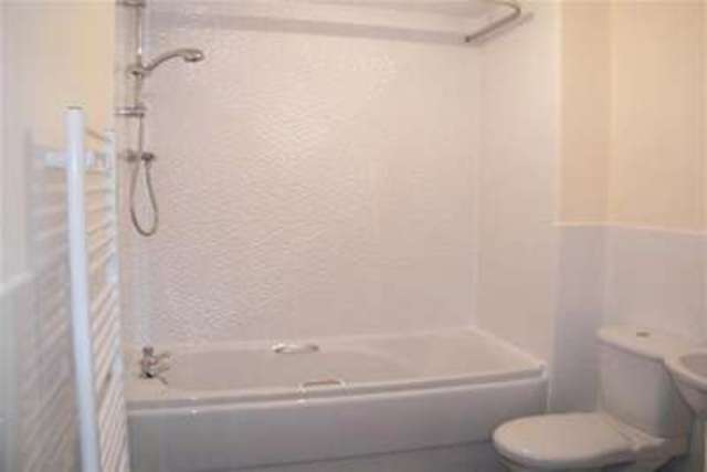  Image of 2 bedroom Flat to rent in Hudson Close Bolton BL3 at Bolton, BL3 4FP