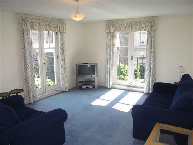  Image of 2 bedroom Flat to rent in Huntingdon Place Edinburgh EH7 at Broughton Edinburgh Edinburgh, EH7 4AT