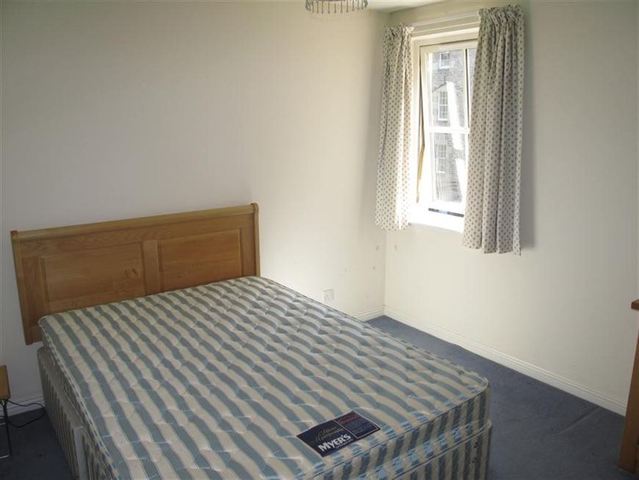  Image of 2 bedroom Flat to rent in Huntingdon Place Edinburgh EH7 at Broughton Edinburgh Edinburgh, EH7 4AT