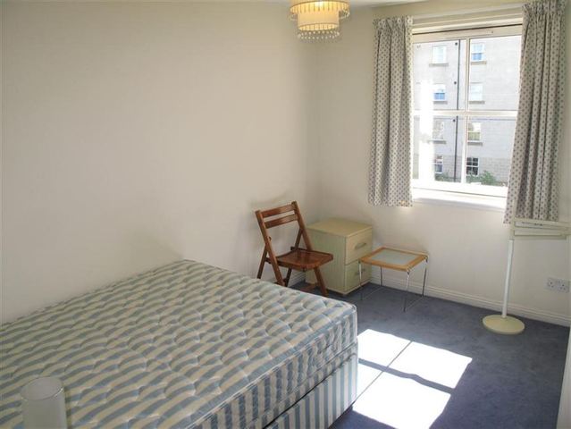  Image of 2 bedroom Flat to rent in Huntingdon Place Edinburgh EH7 at Broughton Edinburgh Edinburgh, EH7 4AT