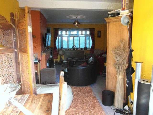  Image of Property to rent in Hyde Road South Croydon CR2 at Hyde Road  South Croydon, CR2 9NR