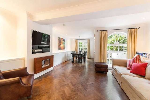  Image of 2 bedroom Maisonette for sale in Ifield Road London SW10 at London  Cheyne Walk, SW10 9AD