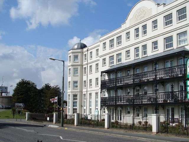  Image of 1 bedroom Retirement Property for sale in Marine Parade West Clacton-on-Sea CO15 at Marine Parade West  Clacton-on-Sea, CO15 1LD