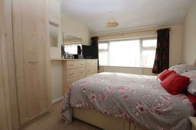  Image of 3 bedroom Semi-Detached house for sale in Benmead Road Kidlington OX5 at Benmead Road  Kidlington, OX5 2DB