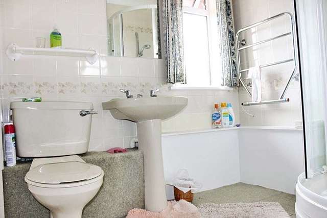  Image of 1 bedroom Retirement Property for sale in Park Road Worthing BN11 at Park Road  Worthing, BN11 2BS
