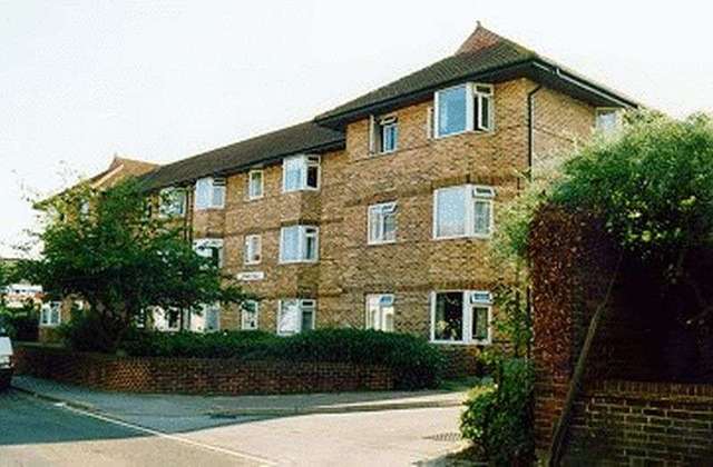  Image of 1 bedroom Retirement Property for sale in Park Road Worthing BN11 at Park Road  Worthing, BN11 2BS