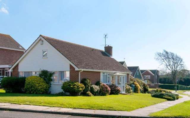  Image of 3 bedroom Bungalow for sale in Kingsmead Seaford BN25 at Seaford, BN25 2EP