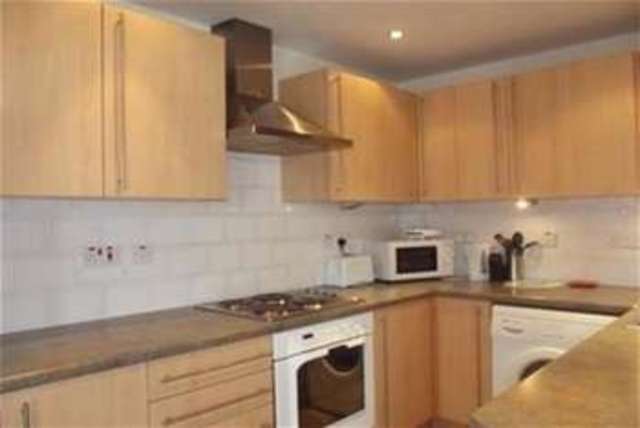  Image of 1 bedroom Flat to rent in Kingston Crescent Portsmouth PO2 at Portsmouth, PO2 8AE