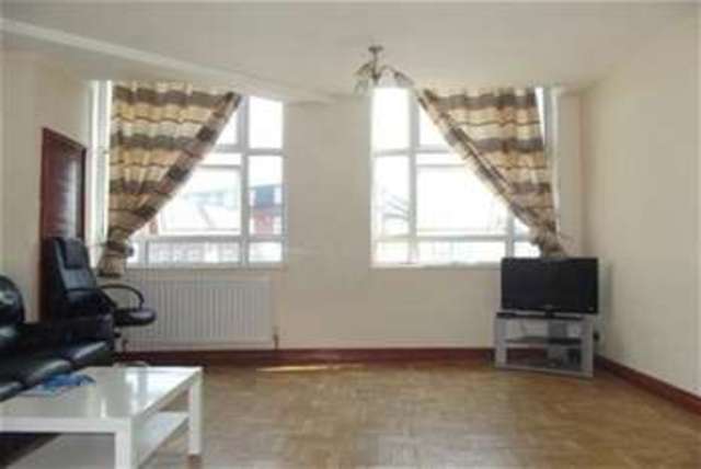  Image of 1 bedroom Flat to rent in Kingston Crescent Portsmouth PO2 at Portsmouth, PO2 8AE