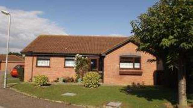  Image of 3 bedroom Bungalow for sale in Wimborne Gardens Kirby Cross Frinton-on-Sea CO13 at Kirby Cross Frinton-on-Sea Frinton-on-Sea, CO13 0TH