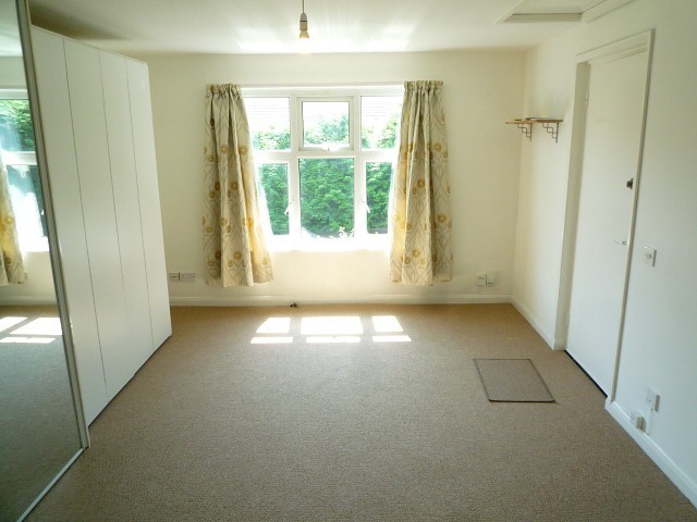  Image of Studio flat to rent in Lanercost Road Crawley RH11 at Southgate  Crawley, RH11 8JN