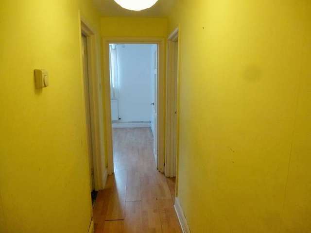  Image of 2 bedroom Flat for sale in Lansdowne Place Hove BN3 at Hove Hove, BN3 1FP