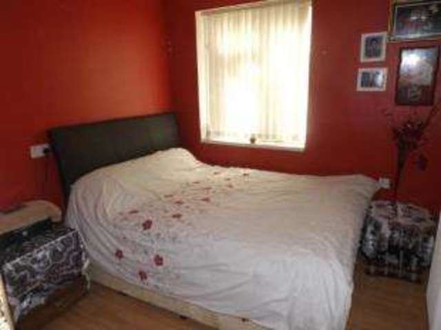  Image of 4 bedroom Semi-Detached house for sale in Leicester Road Luton LU4 at Luton Bedfordshire Leagrave, LU4 8SJ
