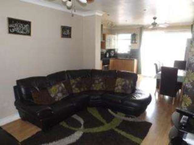  Image of 4 bedroom Semi-Detached house for sale in Leicester Road Luton LU4 at Luton Bedfordshire Leagrave, LU4 8SJ