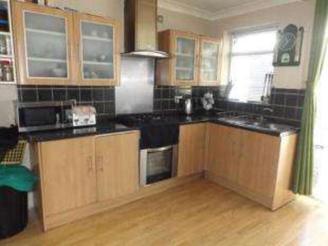  Image of 4 bedroom Semi-Detached house for sale in Leicester Road Luton LU4 at Luton Bedfordshire Leagrave, LU4 8SJ