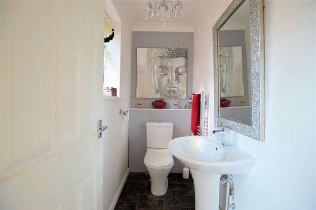  Image of 4 bedroom Semi-Detached house for sale in Leighfield Mortimer Common Reading RG7 at Mortimer Common  Reading, RG7 3TT