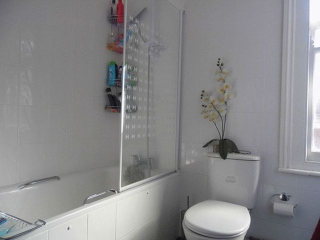  Image of 2 bedroom Flat for sale in Lenham Road Sutton SM1 at Lenham Road  SUTTON, SM1 4BG