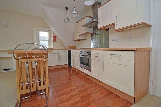  Image of 2 bedroom Flat for sale in Linden Road Clevedon BS21 at Linden Road  Clevedon, BS21 7SR
