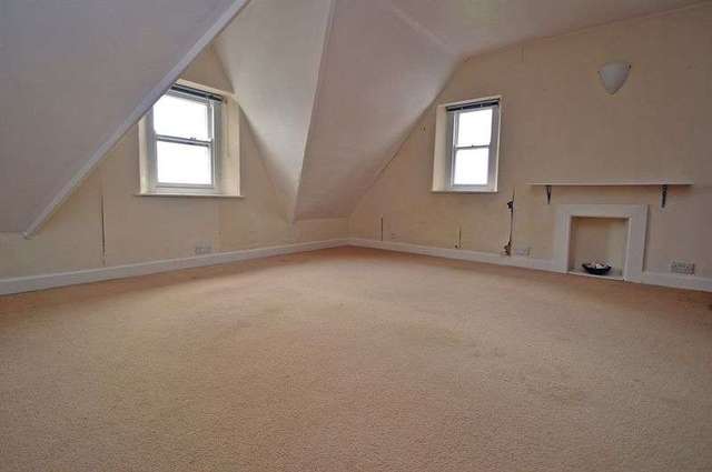  Image of 2 bedroom Flat for sale in Linden Road Clevedon BS21 at Linden Road  Clevedon, BS21 7SR