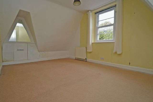  Image of 2 bedroom Flat for sale in Linden Road Clevedon BS21 at Linden Road  Clevedon, BS21 7SR