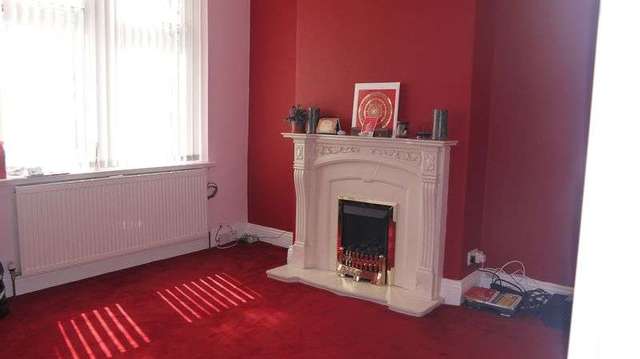  Image of 3 bedroom Terraced house to rent in Lingwood Terrace Bradford BD8 at Lingwood Terrace  Bradford, BD8 0BD