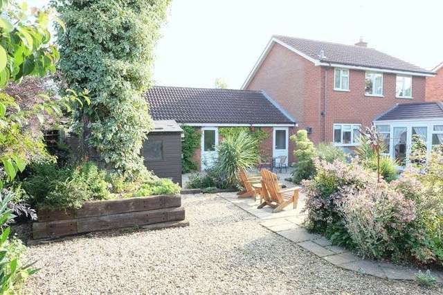  Image of 4 bedroom Detached house for sale in Linnet Rise Kidderminster DY10 at Linnet Rise  Kidderminster, DY10 4TU