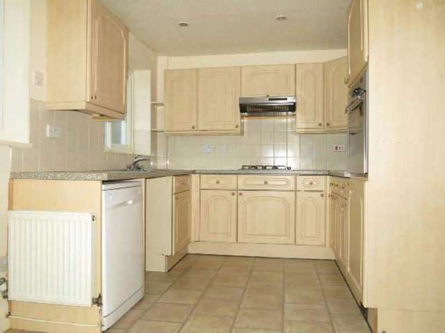  Image of 3 bedroom Semi-Detached house to rent in Littington Close Lower Earley Reading RG6 at Littington Close  Reading, RG6 4BL