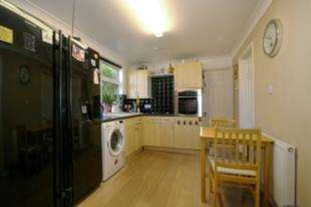  Image of 2 bedroom Detached house for sale in College Close Long Load Langport TA10 at Long Load Langport Long Load, TA10 9JY