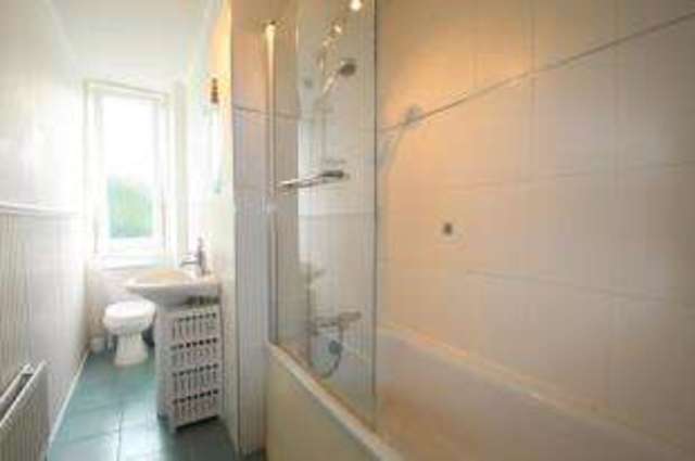  Image of 1 bedroom Flat for sale in Lounsdale Road Paisley PA2 at Paisley Renfrewshire Elderslie, PA2 9DZ