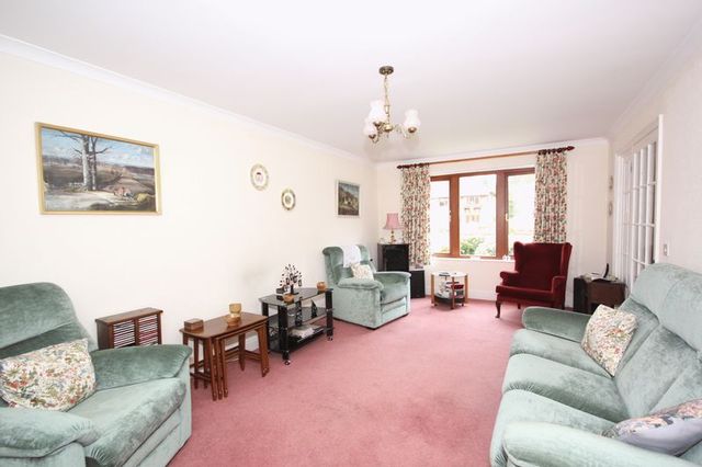 Image of 3 bedroom Cottage for sale in Lyefield Court Emmer Green Reading RG4 at Lyefield Court Emmer Green Reading, RG4 8AP