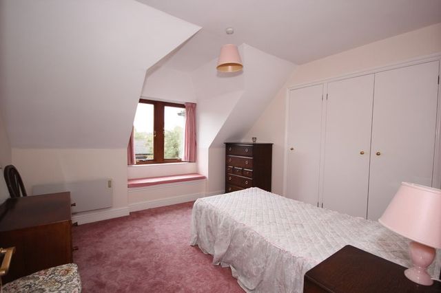  Image of 3 bedroom Cottage for sale in Lyefield Court Emmer Green Reading RG4 at Lyefield Court Emmer Green Reading, RG4 8AP