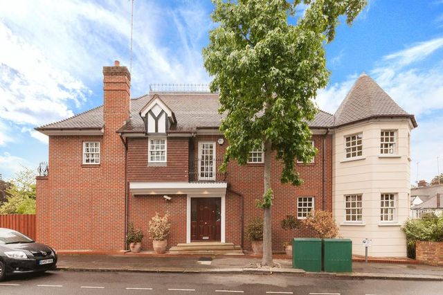  Image of 7 bedroom Detached house to rent in Lyndale Avenue London NW2 at Lyndale Avenue  London, NW2 2QA