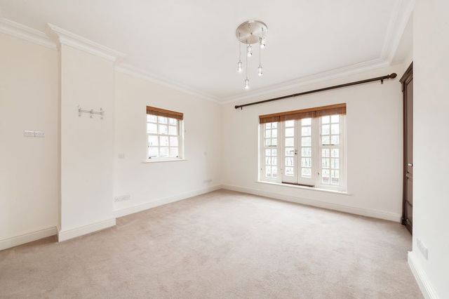 Image of 7 bedroom Detached house to rent in Lyndale Avenue London NW2 at Lyndale Avenue  London, NW2 2QA