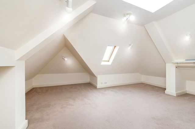  Image of 7 bedroom Detached house to rent in Lyndale Avenue London NW2 at Lyndale Avenue  London, NW2 2QA