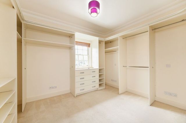  Image of 7 bedroom Detached house to rent in Lyndale Avenue London NW2 at Lyndale Avenue  London, NW2 2QA