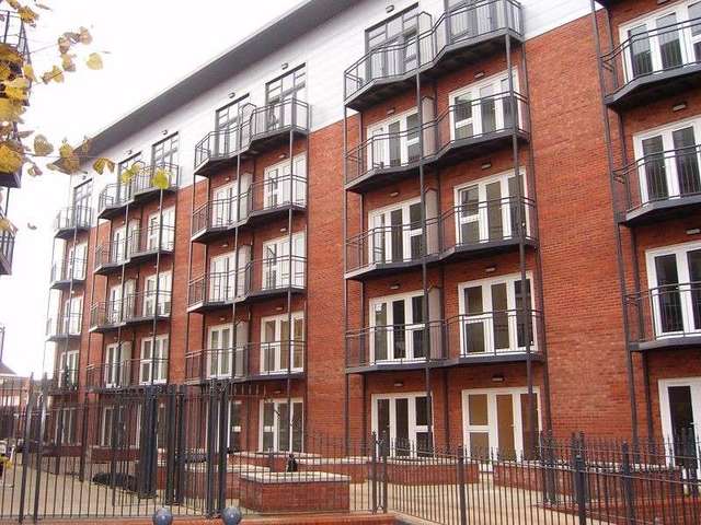  Image of 1 bedroom Apartment to rent in New North Road Exeter EX4 at Marcus House New North Road Exeter, EX4 4JN